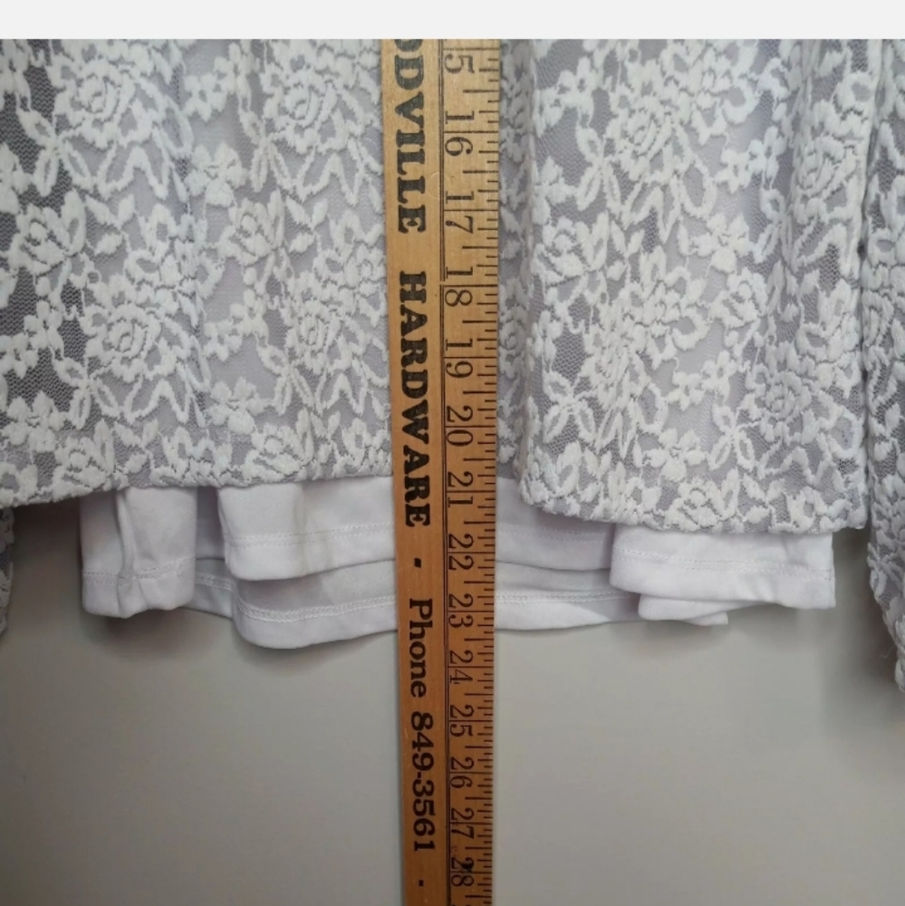 Lace‎ Blouse - Picture 11 of 15